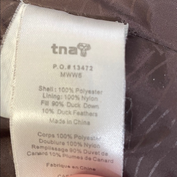 Aritzia - TNA - Bear Paw Classic Cropped Puffer Jacket Dark Brown S - Picture 6 of 12